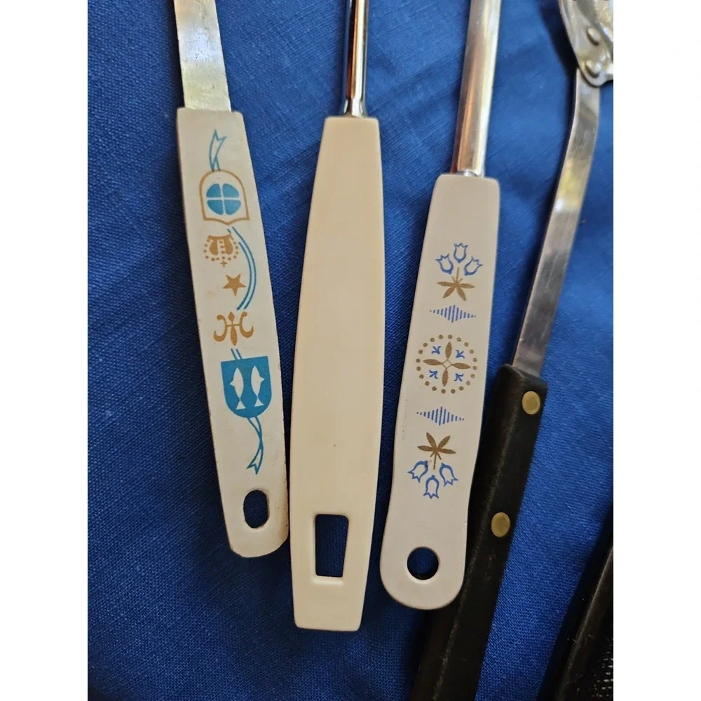 Vintage EKCO Lot Kitchen Utensils Slotted Serving Spoons Spatula Blue‎ Tulip